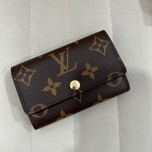 Louis vuitton 6 key holder